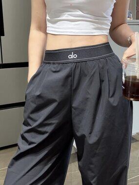 Alo Yoga NWT Suit Up Trouser Dark Grey📓30" Inseam Relaxed Wide Leg Pants🌟
